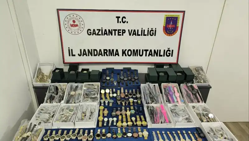 Gaziantep'te Piyasa Değeri 3 Milyon Lira Olan Kaçak Saatlere Operasyon!