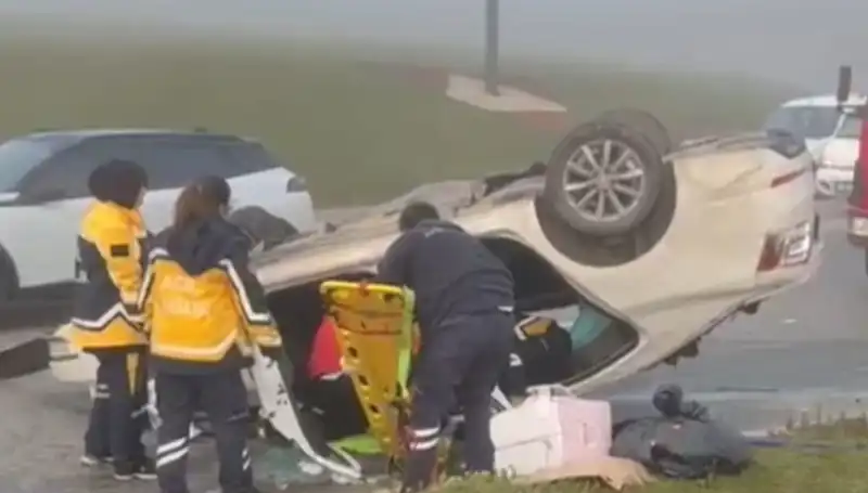 Sakarya'da Feci Kaza: 1 Kişi Hayatını Kaybetti, 3 Kişi Yaralandı