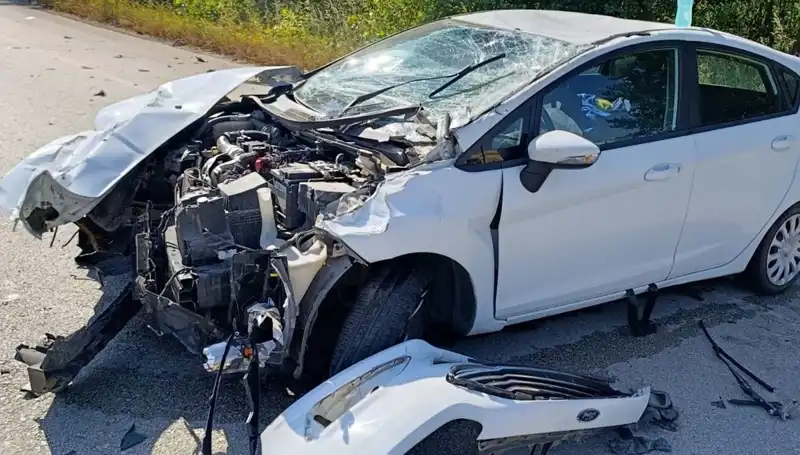 Çanakkale'de Trafik Kazasında İki Kişi Yaralandı: Olayın Ayrıntıları