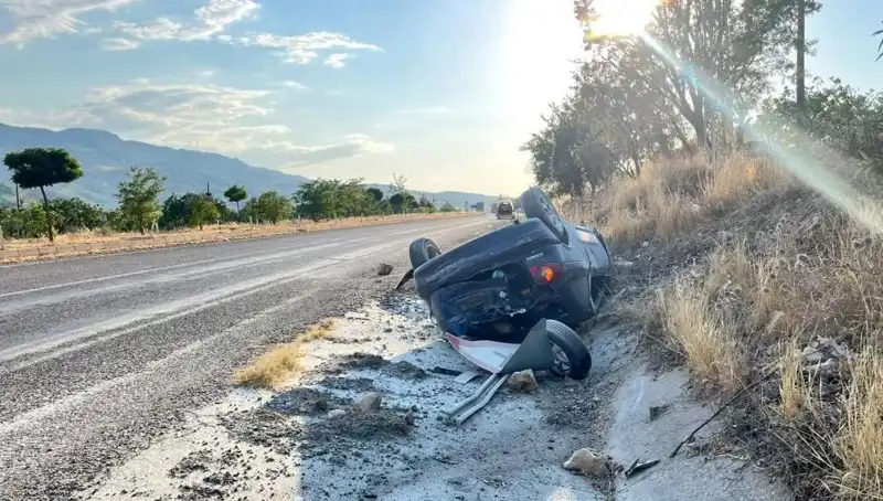 Adıyaman'da Feci Kaza: Otomobil Takla Attı, İki Kişi Yaralı!