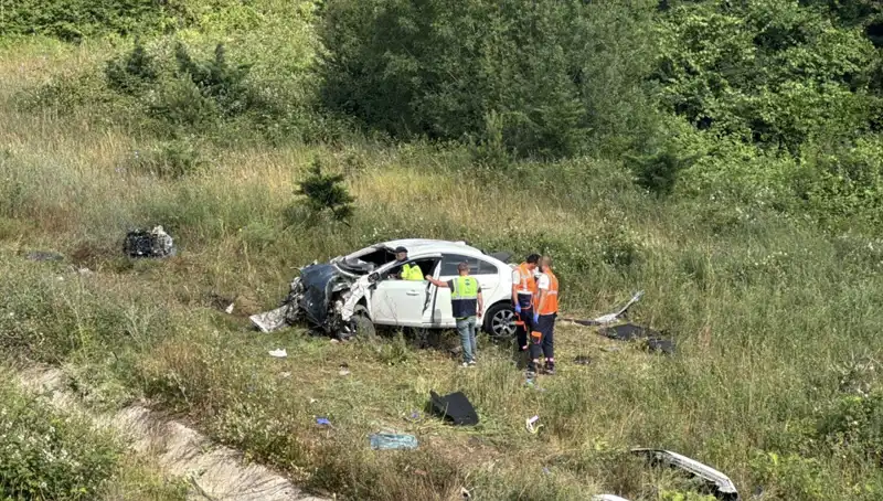 Kuzey Marmara Otoyolu'nda Dehşet Verici Kaza: Araç Şarampole Devrildi