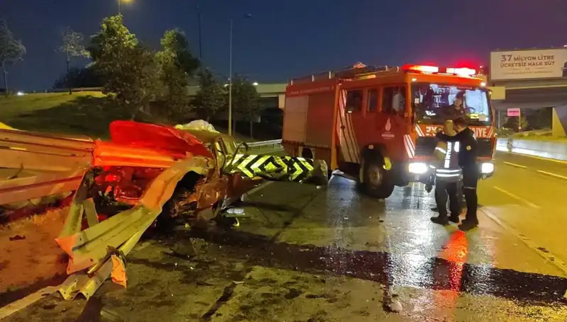 Bariyerin Otomobile Saplanması: Sürücü Ağır Yaralı
