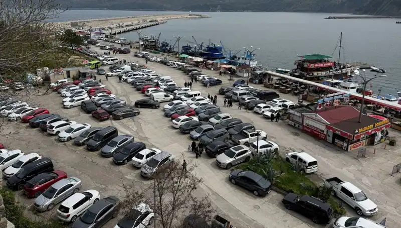 Bayramda Akın Akın Araç Girişi: 14.600 Araç İlçeyi Fethetti!