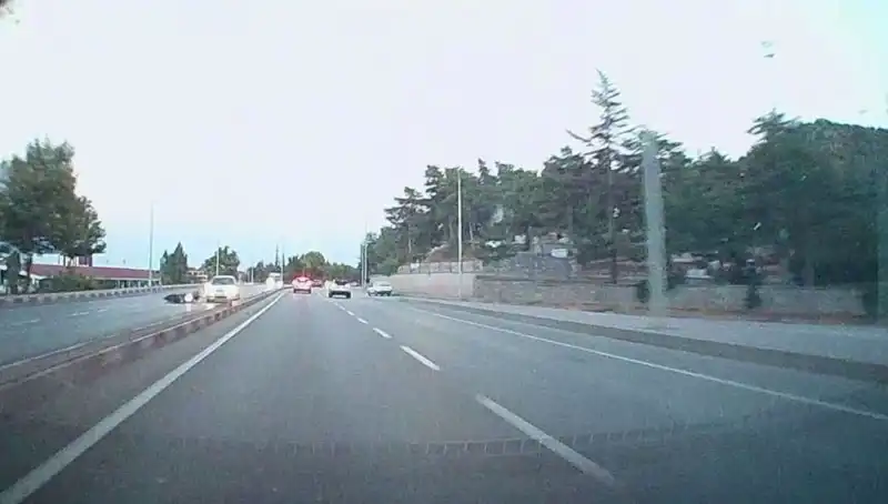 Otomobil ve Motosiklet Çarpıştı: Acil Durum Ekipleri Olay Yerinde