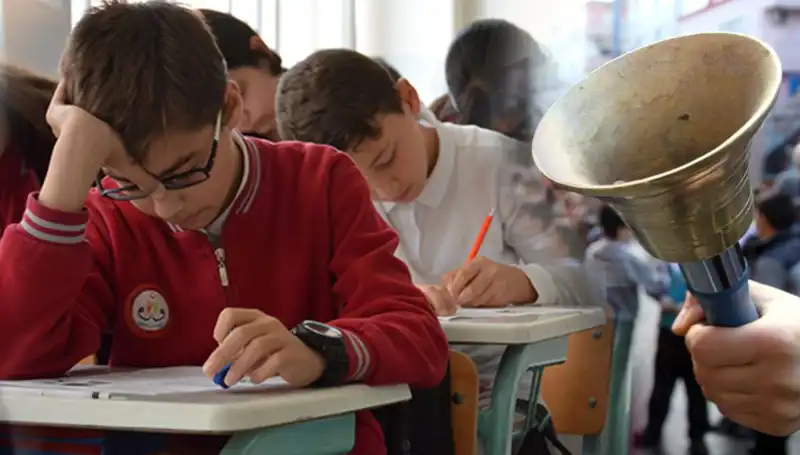 2024-2025 Eğitim Öğretim Takvimi: Okullarda Ara Tatil Süreleri Açıklandı!