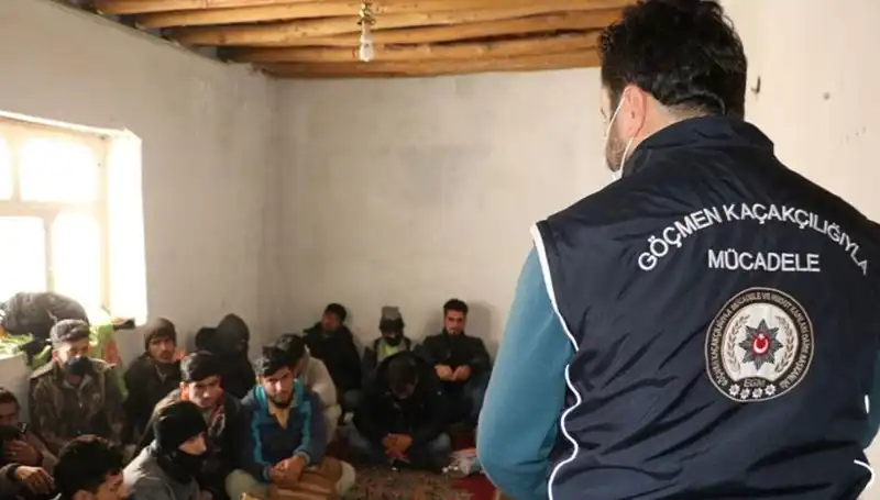 Edirne ve Kırklareli'nde 17 Düzensiz Göçmen Yakalandı: Sınır Güvenliği Artıyor