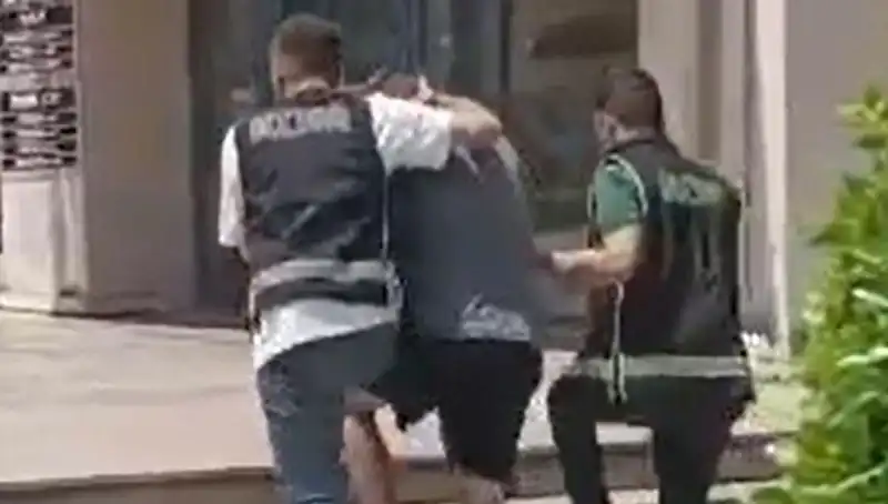 Sahte Dövizle Alışveriş Yapan Turist Şok Üzerine Sınır Dışı Edildi!