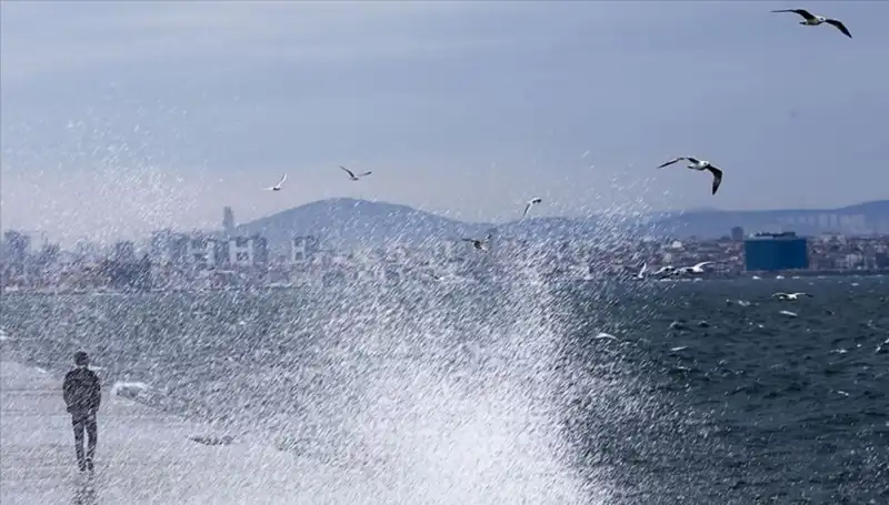 Marmara ve Ege'de Kuvvetli Rüzgar Uyarısı: Dikkat Edilmesi Gerekenler