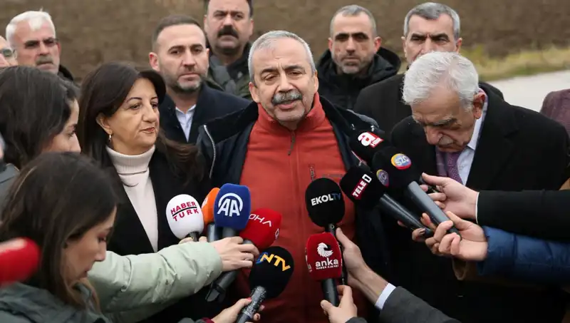 İmralı'dan PKK’ya Yeniden Çağrı: Sırrı Süreyya Önder Açıklıyor