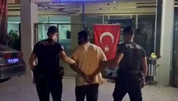 İzmir’de 18 Yıl 9 Ay Hapisle Aranan Ünlü Firari Yakalandı