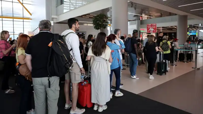 İstanbul Havalimanı’nda Bayram Yoğunluğu: 1,642 Uçuş Planlandı!