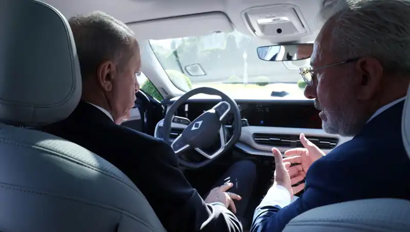 Cumhurbaşkanı Erdoğan, Togg'un Yeni Modeli ile Yolda: İlk İzlenimler