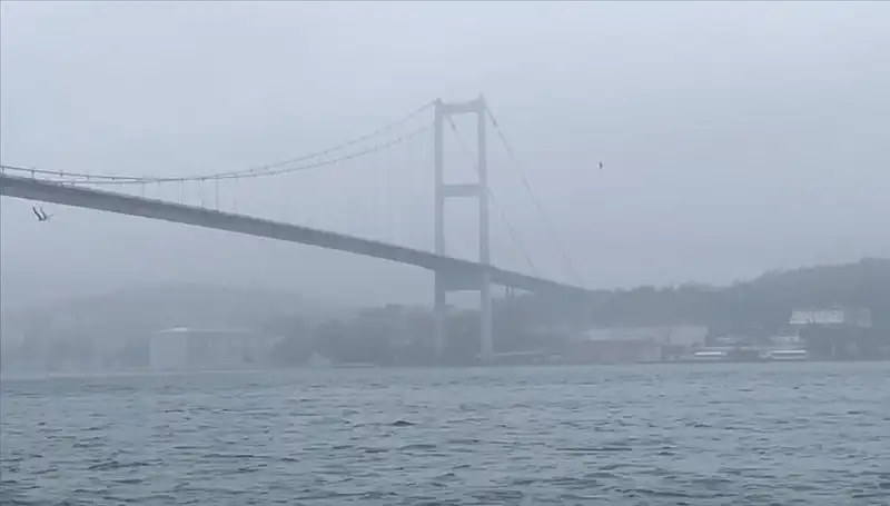 İstanbul Boğazı’nda Gemi Trafiğine Sis Engeli: Navigasyon Zorluğu
