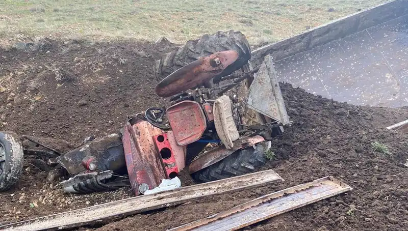 Kayseri'de Kontrolden Çıkan Traktör Feci Bir Kazaya Yol Açtı: Şarampole Yuvarlandı