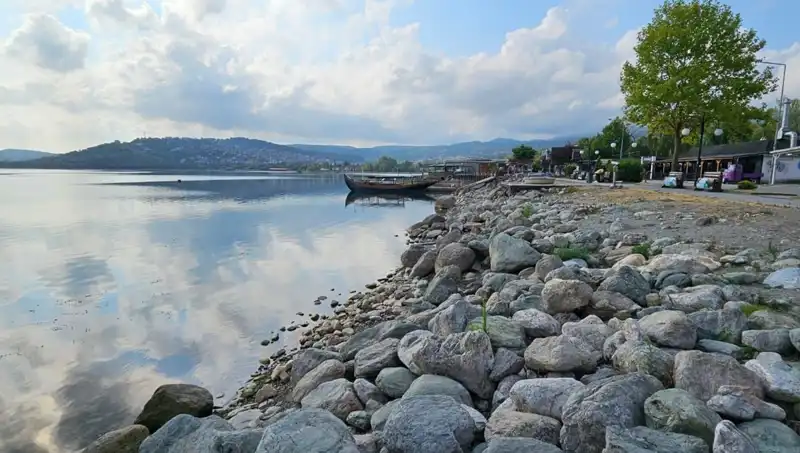Sapanca Gölü'nde Su Seviyesi Dramatiş Düşüş: Nedenleri ve Etkileri