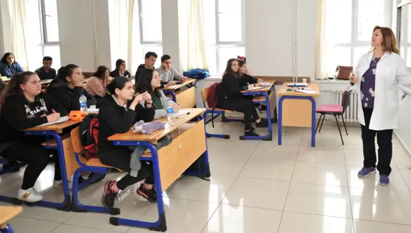2025 MEB Lise Kayıt Tarihleri: LGS ile Liselere Kayıt Süreci Açıklandı!