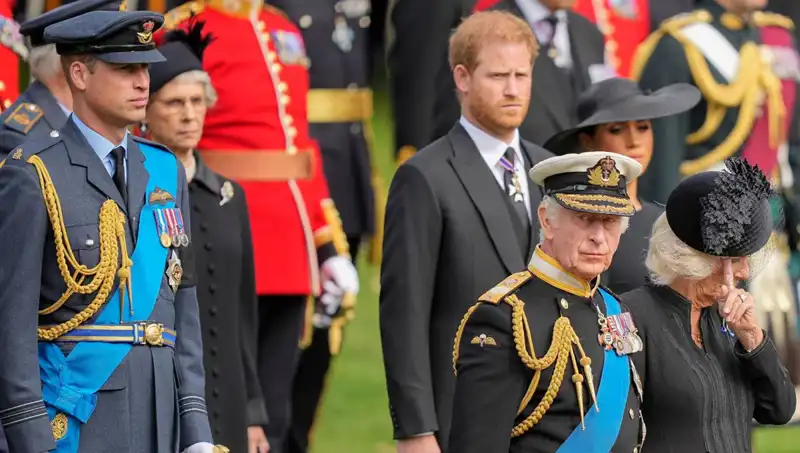 Prens Harry ve Kral Charles Arasındaki İletişim Sorunları Derinleşiyor