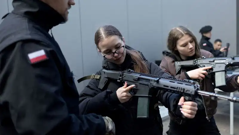 Polonya'da Siviller İçin Askeri Eğitim Seferberliği Başladı: Savaş Hazırlıkları Hızlandı