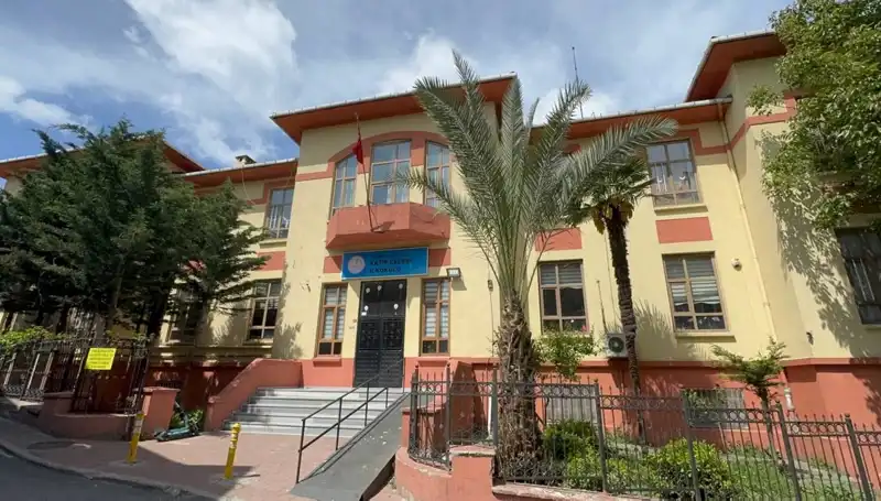 Deprem Sonrası Hasar Gören Okullar Boşaltıldı: Riskli Yapılar Belirlendi