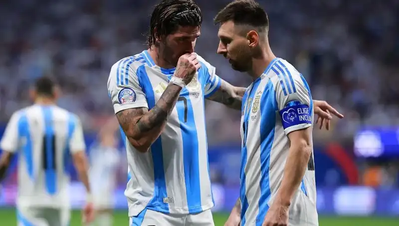 Rodrigo de Paul, Messi'nin Yanına Giderek Duygusal Bir Buluşma Gerçekleştirdi