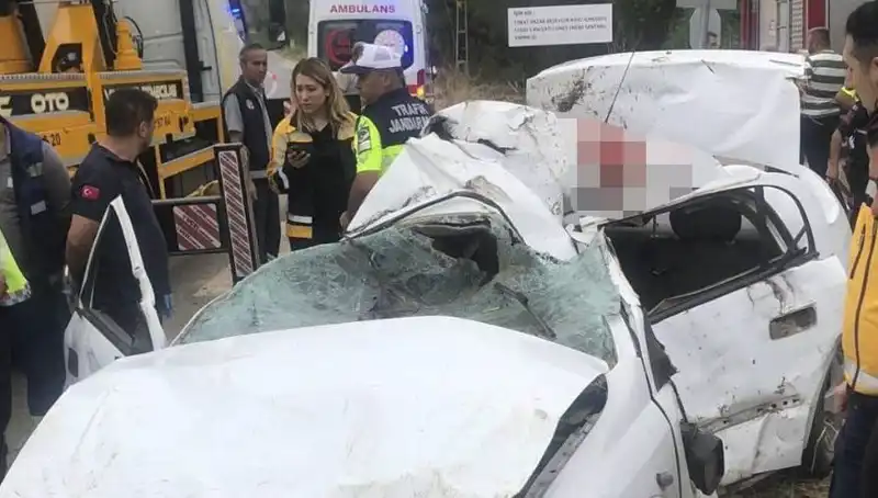 Tokat'ta Otomobil Devrildi: Sürücü Hayatını Kaybetti, Trajedi Sarmaladı