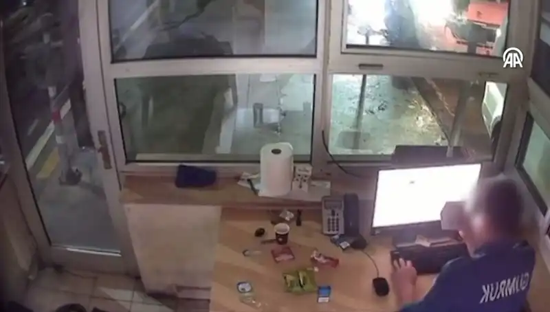 Kapıkule Gümrüğünde Rüşvet Skandalı: 23 Memur Tutuklandı!
