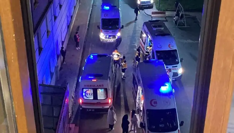 Öğrencilere Akşam Yemeğinde Zehirli Yemek: 53 Kişi Hastaneye Kaldırıldı