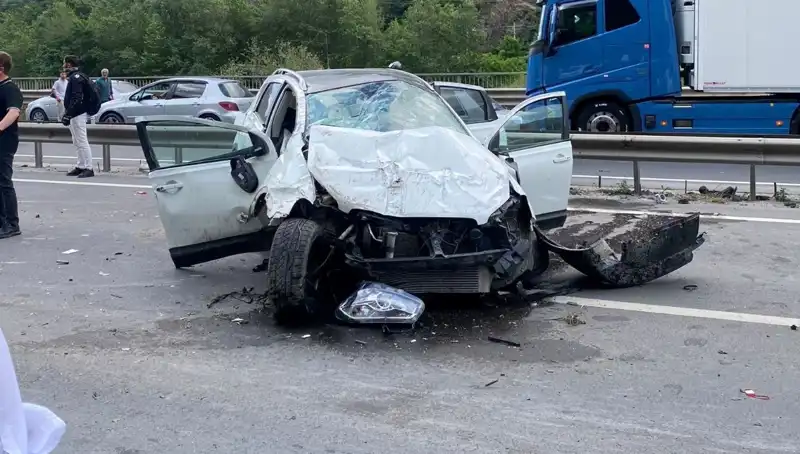 Betona Çarpan Araç Baraj Yolu'nda Feci Kazaya Neden Oldu