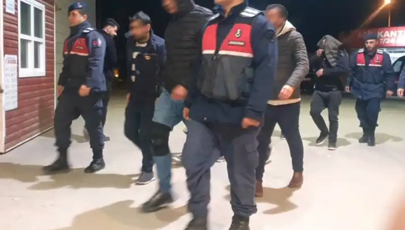 Bağ Evinde Uyuşturucu Partisi: Polisi Şaşırtan Baskın Detayları