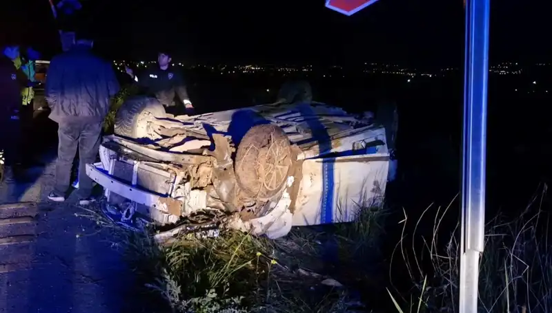 Otomobil Devrildi: Korkunç Kaza Sonrası 1 Ölü, 3 Yaralı