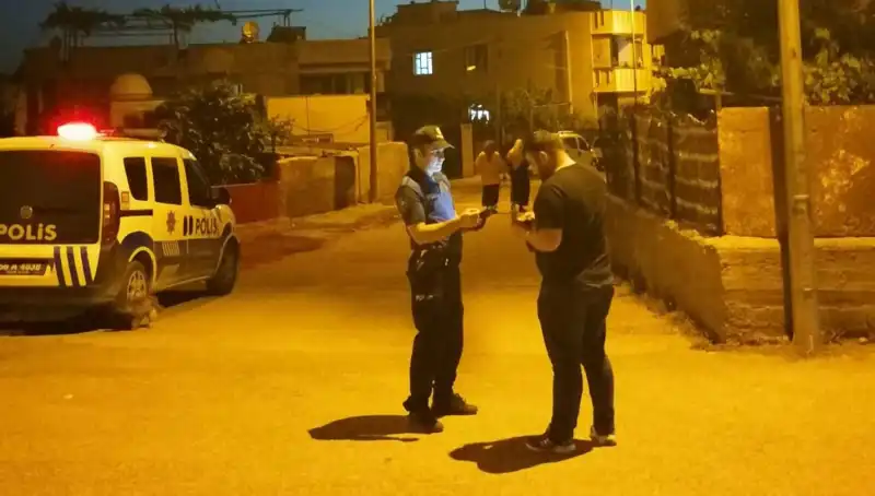 Husumetlilerin Evine Ateş Açan Şahıslar Polisi Peşine Taktı