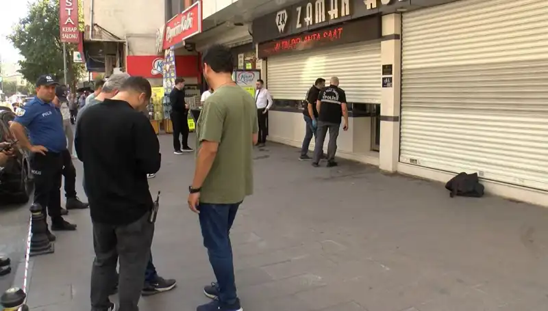 Güpegündüz Cadde Ortasında Kuyumcu Soygunu Talimatı: Olaya Tanıklık Edenler Şokta!