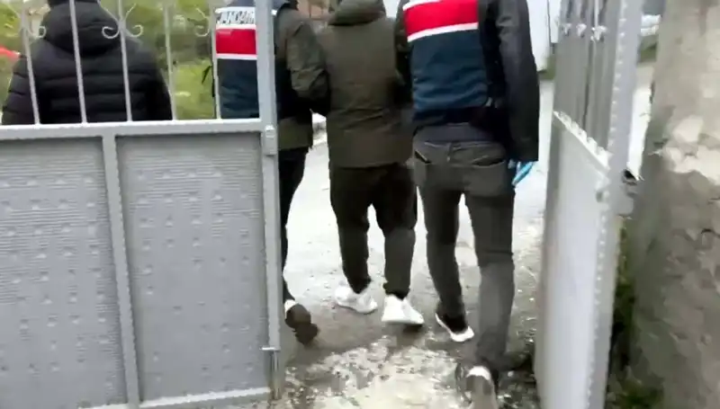 Türkiye’de 1.2 Milyar Liralık Dolandırıcılığa Karışan 139 Kişi Yakalandı