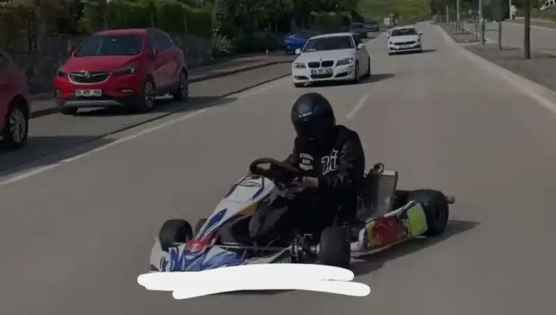 Tehlikeli Drift: Go-Kart Sürücüsünden Şaşırtan Performans