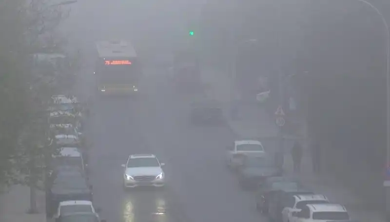 İstanbul'da Görüş Mesafesi Düşerken Sis Hayatı Olumsuz Etkiliyor